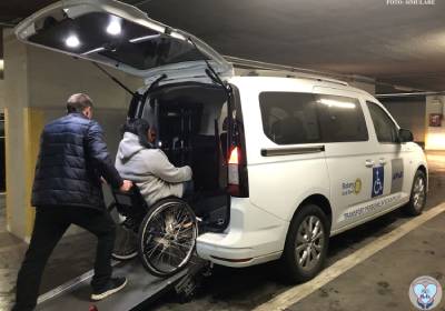 DAS Deva: Mașină adaptată pentru transportul persoanelor cu dizabilități. Autovehiculul poate fi solicitat începând de miercuri, 8 octombrie 2025