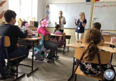DAS Deva: Ora de sănătate. Elevii din Cristur au învățat de la medicul școlar regulile de aur în igienă și alimentație