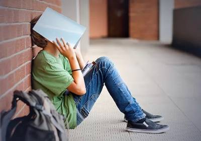 DAS Deva: 21 de elevi cu peste 1.000 de absențe la școală - în atenția asistenților sociali